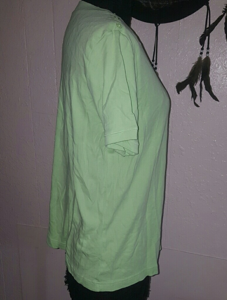 Salon studio Lime Green Button accented Tee - Picture 2 of 7